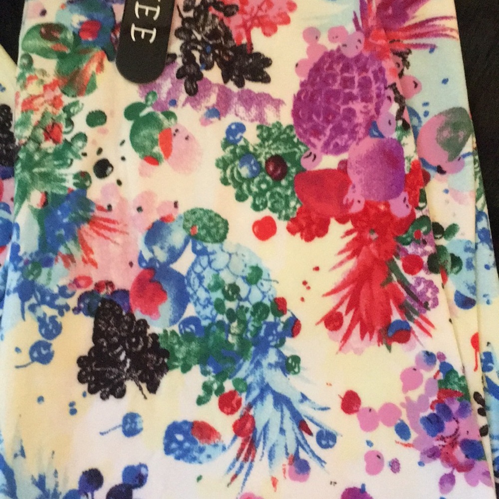 HP❣️ Purple pineapple Leggings - Picture 2 of 3